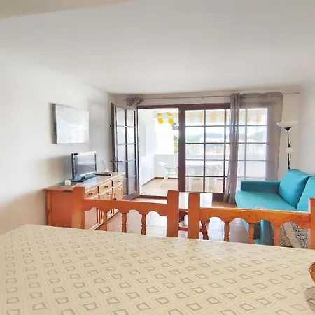 Apartament Two Geranis Apartment